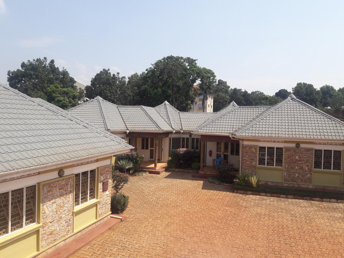 Prestige Resort Cottages Entebbe Exterior foto